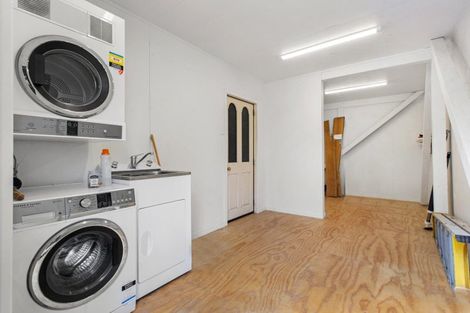 Photo of property in 11 East Street, Raglan, 3225