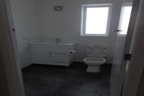 Photo of property in 96 Chislehurst Street, Henderson, Auckland, 0612