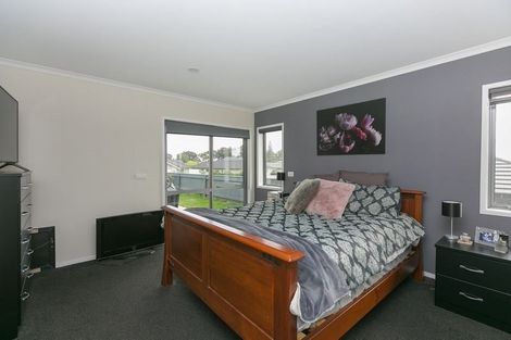 Photo of property in 126 Pohutukawa Place, Waiwhakaiho, New Plymouth, 4312