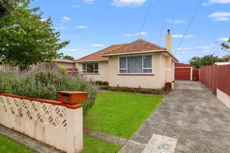 Photo of property in 72 Thatcher Street, Castlecliff, Whanganui, 4501
