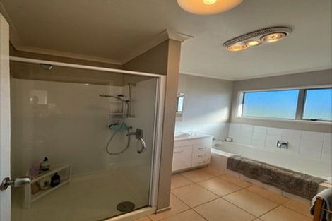 Photo of property in 14d Isabella Drive, Pukekohe, 2120