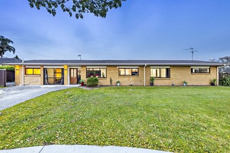 Photo of property in 180 Walter Strevens Drive, Conifer Grove, Takanini, 2112