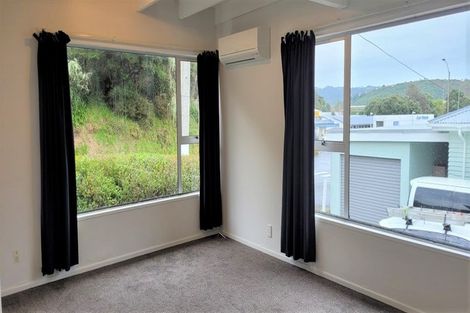 Photo of property in 1 Kiriwai Road, Paremata, Porirua, 5024