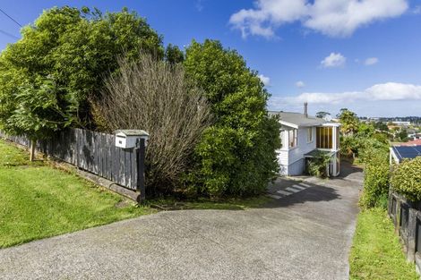 Photo of property in 1/28 Spencer Road, Pinehill, Auckland, 0632