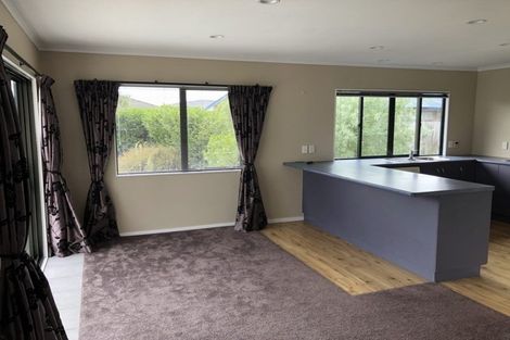Photo of property in 115 Schnell Drive, Kelvin Grove, Palmerston North, 4414