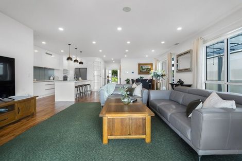 Photo of property in 94 Pohutukawa Parade, Riverhead, 0820