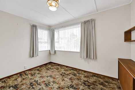 Photo of property in 2 Charles Major Place, Hawera, 4610