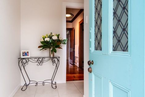 Photo of property in 7a Bay View Road, Bluff Hill, Napier, 4110