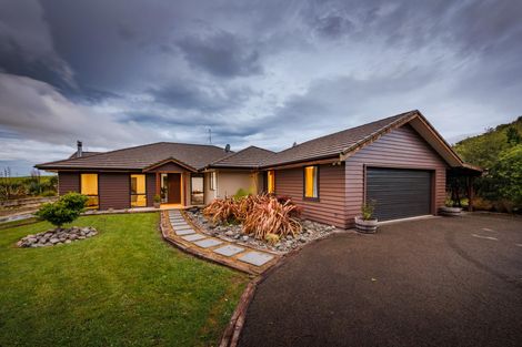 Photo of property in 71 County Heights Drive, Aokautere, Palmerston North, 4471