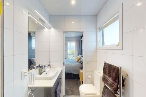 Photo of property in 2/74 Jubilee Road, Khandallah, Wellington, 6035