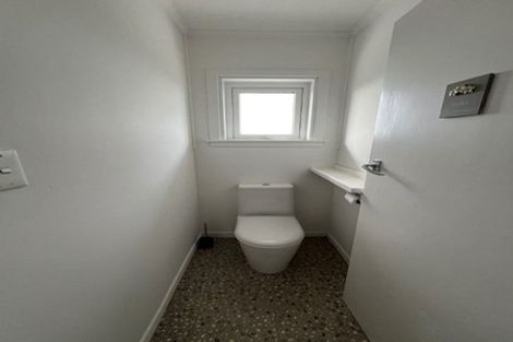 Photo of property in 1/56 Manuka Road, Glenfield, Auckland, 0629