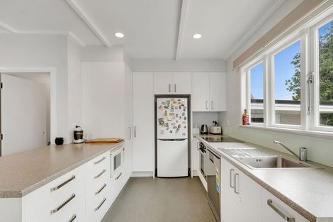 Photo of property in 2 Kellow Street, Wallaceville, Upper Hutt, 5018