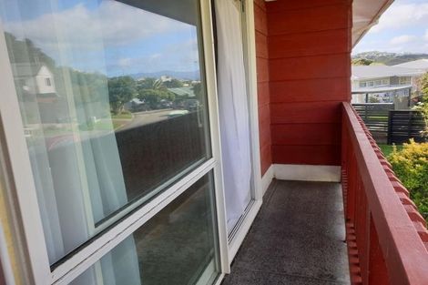 Photo of property in 5 Southern Cross Crescent, Island Bay, Wellington, 6023