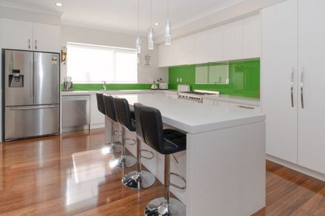 Photo of property in 180 Matua Road, Kumeu, 0810