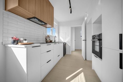 Photo of property in 97 Tidal Road, Mangere, Auckland, 2022