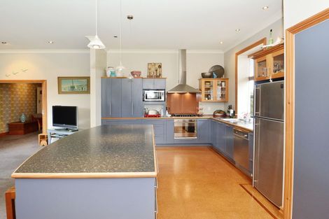 Photo of property in 2 Hargest Crescent, Saint Kilda, Dunedin, 9012