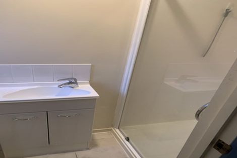 Photo of property in 62 Woodbank Drive, Glen Eden, Auckland, 0602