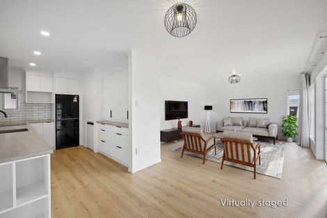 Photo of property in 260 Mangorei Road, Merrilands, New Plymouth, 4312