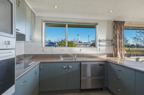 Photo of property in 16 Burraness Street, Palmerston, 9430