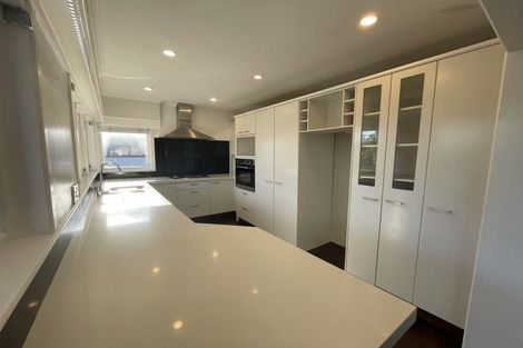 Photo of property in 25 Bradbury Road, Botany Downs, Auckland, 2010