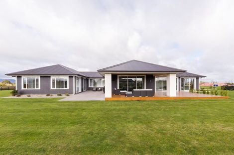 Photo of property in 33 Hartwell Drive, Kelvin Grove, Palmerston North, 4470