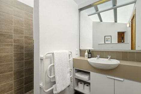 Photo of property in 1 Halcyon Way, Cashmere, Christchurch, 8022