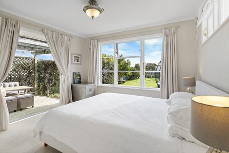Photo of property in 17 Sackville Street, Martinborough, 5711