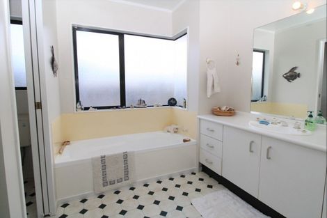 Photo of property in 134 Kowhai Avenue, Matarangi, Whitianga, 3592