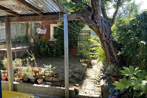 Photo of property in 86 Tasman Street, Mount Cook, Wellington, 6021