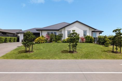 Photo of property in 2 Taioma Close, Papamoa, 3118