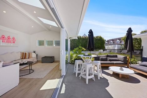 Photo of property in 46 Luton Avenue, Sunnyhills, Auckland, 2010