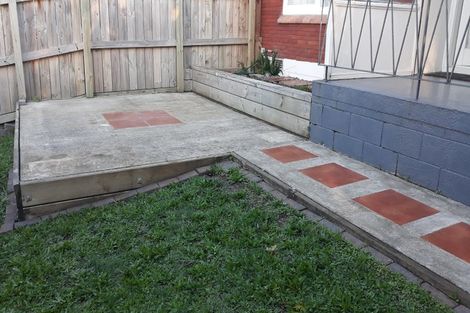 Photo of property in 2/1 Evelyn Place, Hillcrest, Auckland, 0627