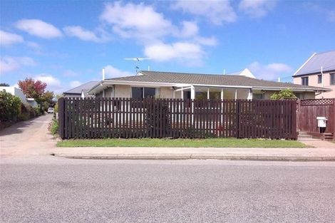 Photo of property in 2/132 Mcfaddens Road, St Albans, Christchurch, 8052