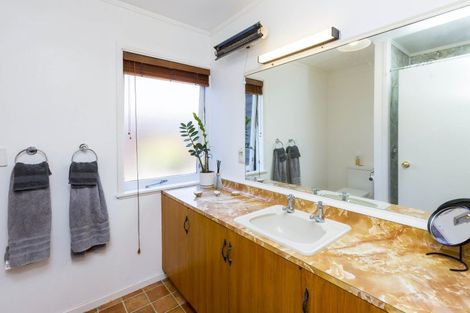 Photo of property in 11 Benzie Avenue, Wallaceville, Upper Hutt, 5018