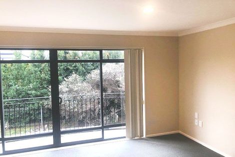 Photo of property in 60 English Oak Drive, Schnapper Rock, Auckland, 0632