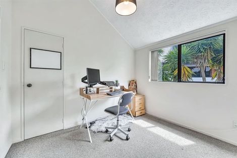 Photo of property in 38 Eugenia Rise, Totara Heights, Auckland, 2105