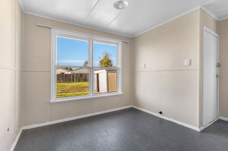 Photo of property in 32 Uxbridge Street, Redwood, Christchurch, 8051