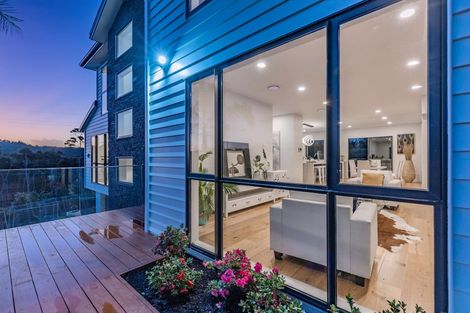 Photo of property in 82 Laurel Oak Drive, Schnapper Rock, Auckland, 0632