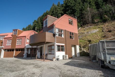 Photo of property in 8a Kiely Lane, Queenstown, 9300