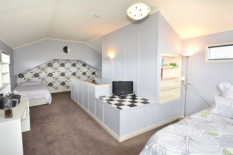 Photo of property in 2 Hargest Crescent, Saint Kilda, Dunedin, 9012