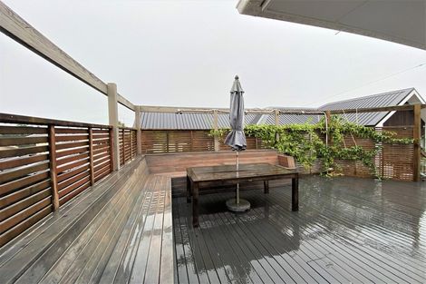 Photo of property in 140 Ennis Avenue, Pakuranga Heights, Auckland, 2010