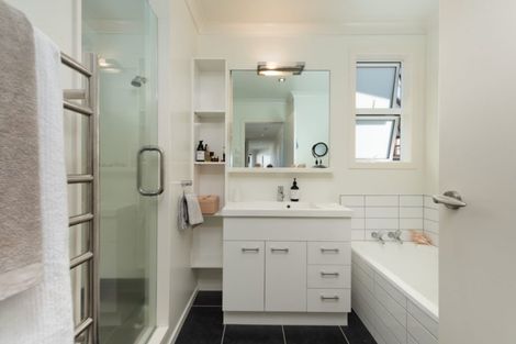 Photo of property in 96 Marine Parade, Mount Maunganui, 3116