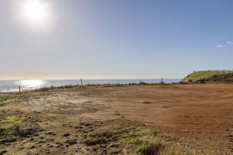 Photo of property in 2 Washer Road, Omata, New Plymouth, 4374