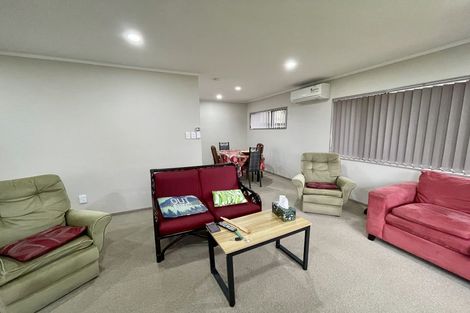 Photo of property in 2/27 Rata Street, New Lynn, Auckland, 0600