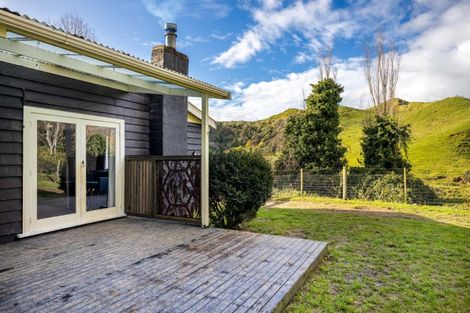 Photo of property in 822 Motukawa Road, Tarata, Inglewood, 4387