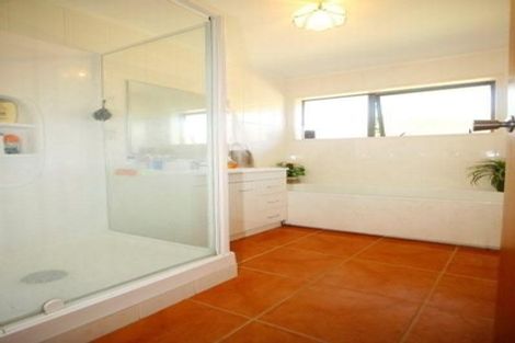 Photo of property in 2/131 Glenmore Road, Sunnyhills, Auckland, 2010