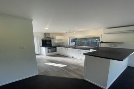 Photo of property in 2/43 Seaton Road, Murrays Bay, Auckland, 0630