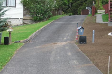 Photo of property in 71 Spence Road, Henderson, Auckland, 0612