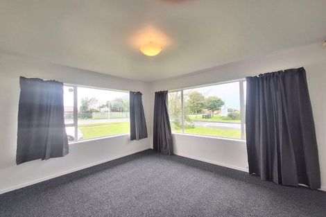 Photo of property in 1/468 Swanson Road, Ranui, Auckland, 0612