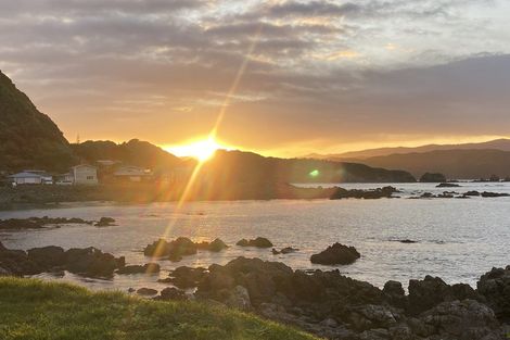 Photo of property in 121 Breaker Bay Road, Breaker Bay, Wellington, 6022